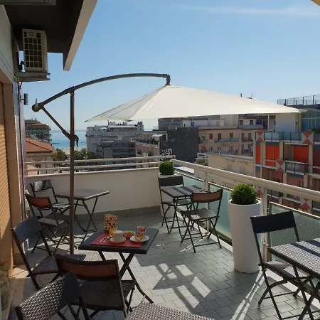 迪摩拉康特旅馆 4*